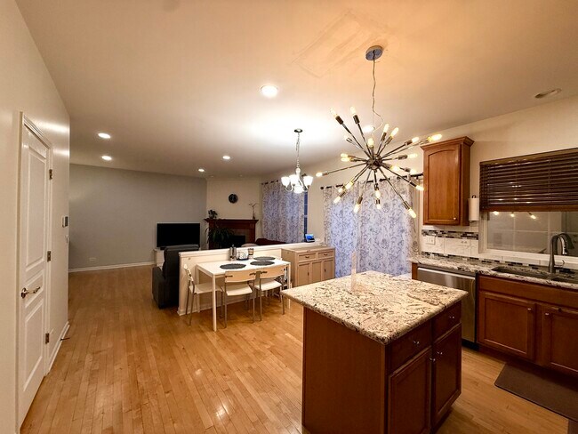 Building Photo - 2938 Peachtree Cir