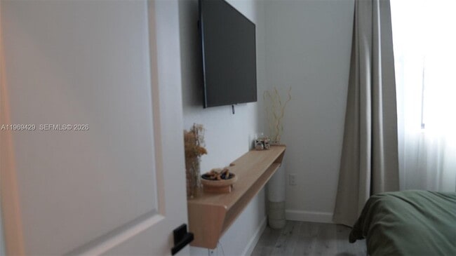 Building Photo - 549 NW 204th St