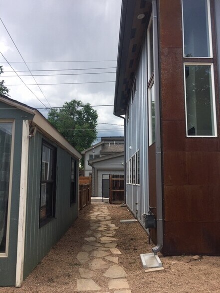 Building Photo - 2443 S Acoma St
