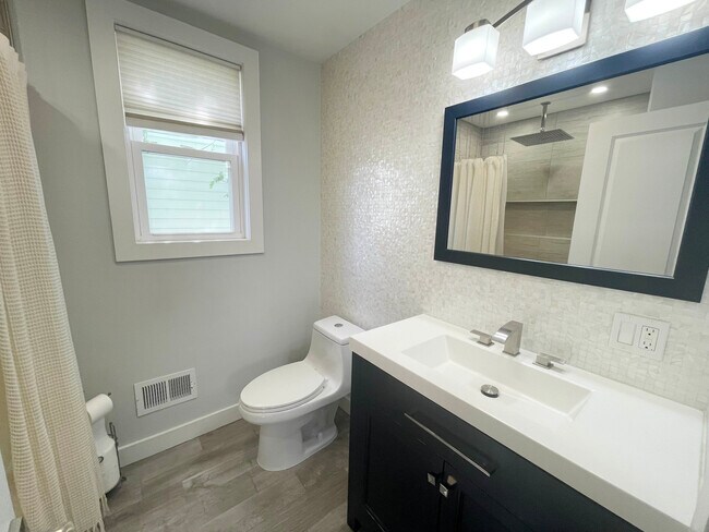 Building Photo - 26 Armm Ave