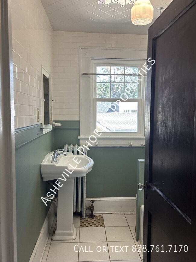 Building Photo - 31 Lucerne Ave