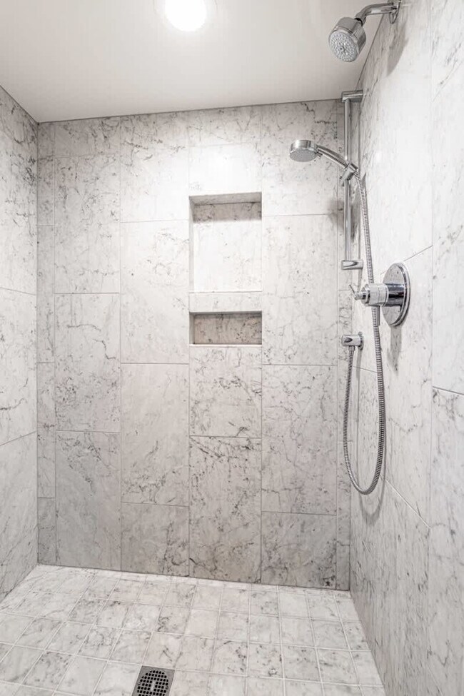 Building Photo - 3701 SW Henderson St