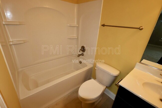 Building Photo - 6924 Swanhaven Dr