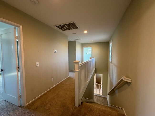 Building Photo - 37836 Divot Dr