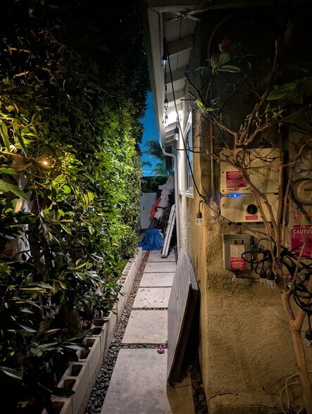 Building Photo - 5011 Stacy St