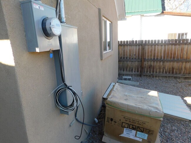 Building Photo - Central Air! Updated 2 Bedroom/1 Bath Rancher - $1,100/$1,650