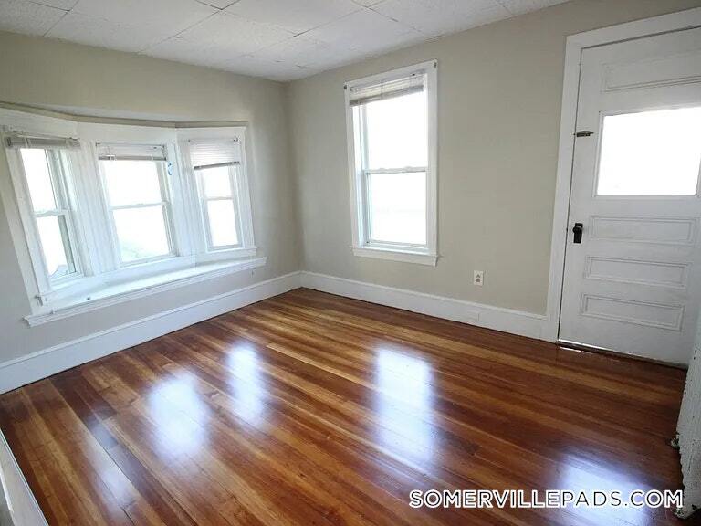 Building Photo - 14 Dow St