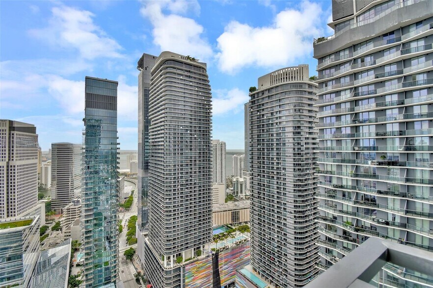 Building Photo - 88 SW 7th St