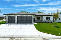 Building Photo - 619 Elmwood St