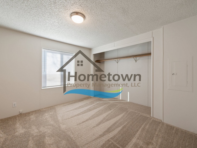 Building Photo - 2 Bedroom 1 Bathroom Home with Off-Street Parking Available in Athol!