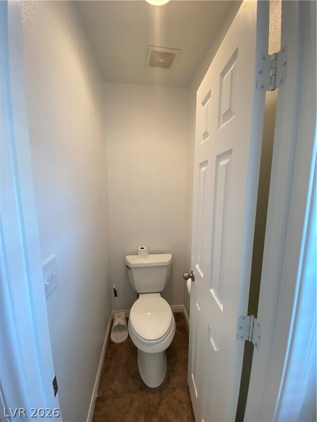 Building Photo - 2311 Silver Crew Pass