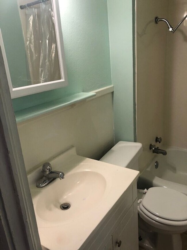 Building Photo - dgr925