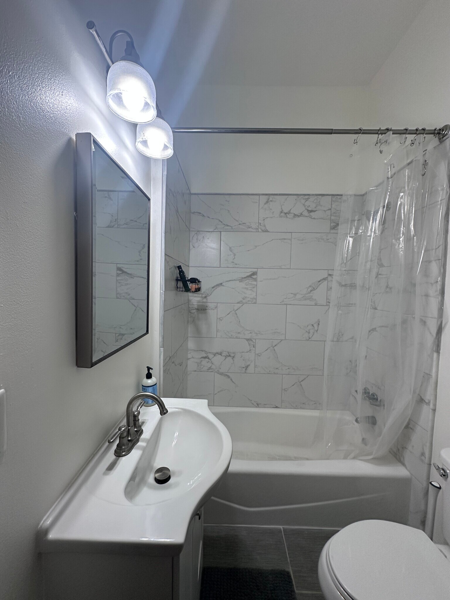 Building Photo - 2329 W Grace St