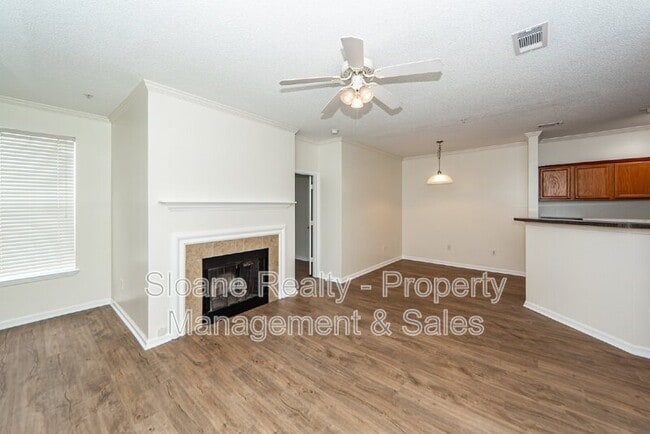 Building Photo - 45 Sycamore Ave