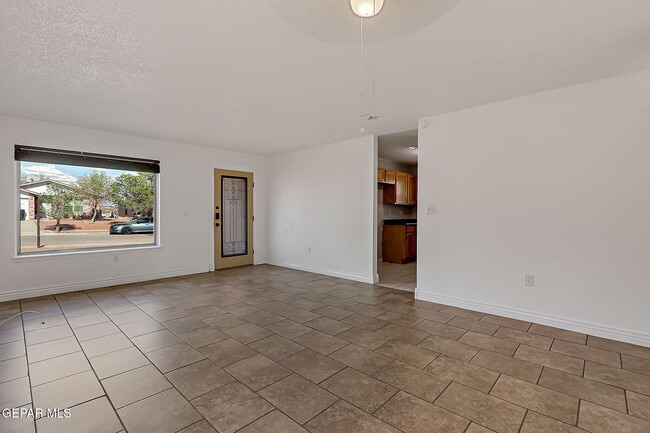 Building Photo - 287 Sunset Hills Dr