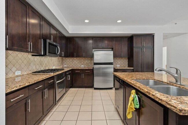 Building Photo - 111 S De Lacey Ave