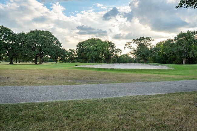 Building Photo - 8411 Sands Point Dr