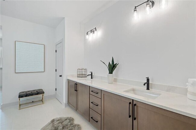 Building Photo - 461 Maypop Ln