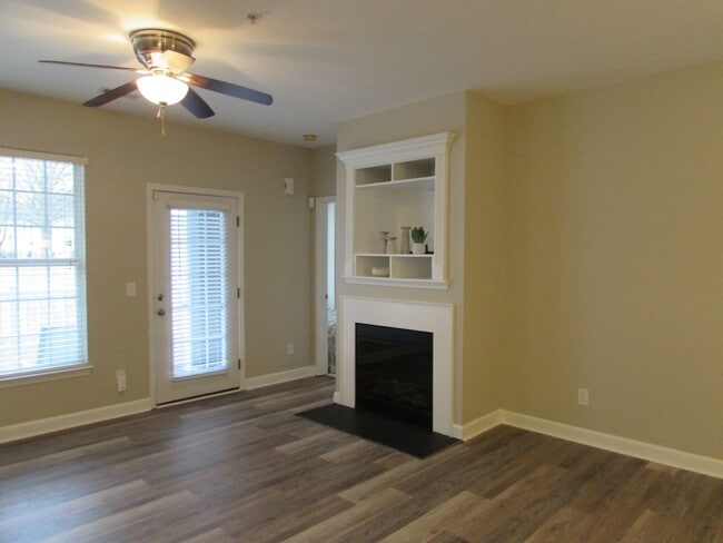 Building Photo - 10125 Westmoreland Rd