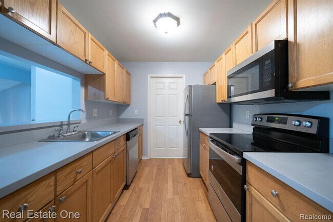 Building Photo - 44770 Marigold Dr