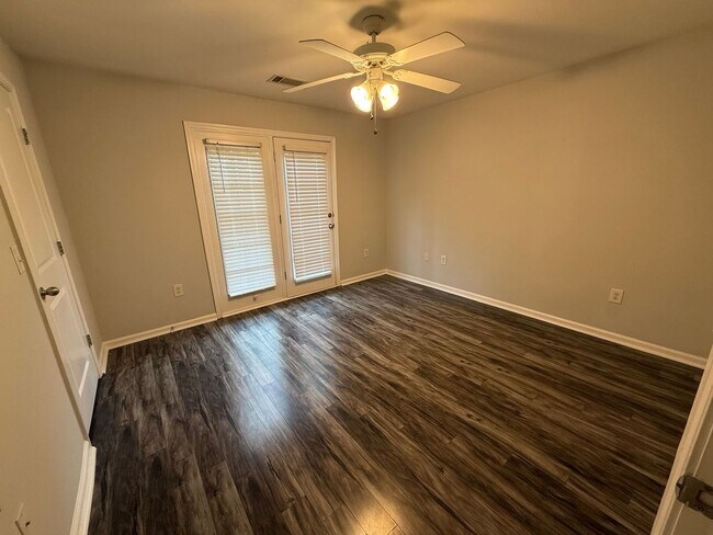 Building Photo - PRE-LEASING FOR AUGUST 2026!