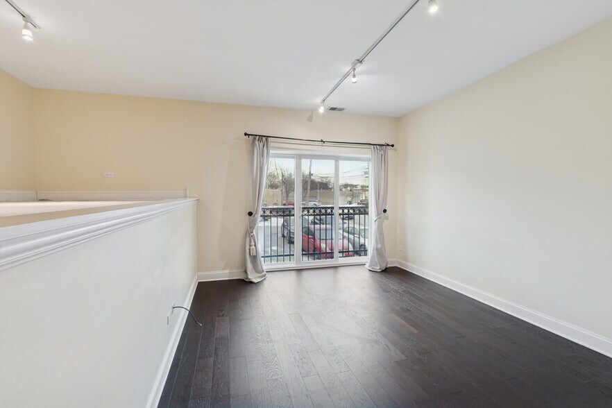 Building Photo - 2801 W Ardmore Ave