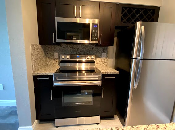Building Photo - 2850 N Oakland Forest Dr