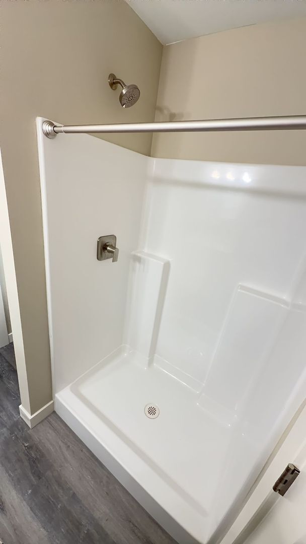 Building Photo - Chernishoff Seven Oak Luxury Duplex