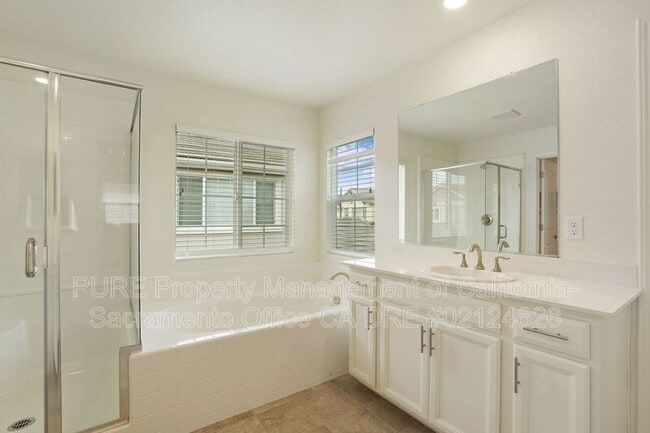 Building Photo - 10985 Merrick Way