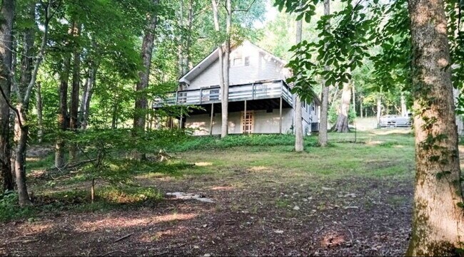 Building Photo - "Charming 2-Bedroom Retreat with Spacious 1200 Sq Ft Layout in Scenic Carthage!" Lake Front views...