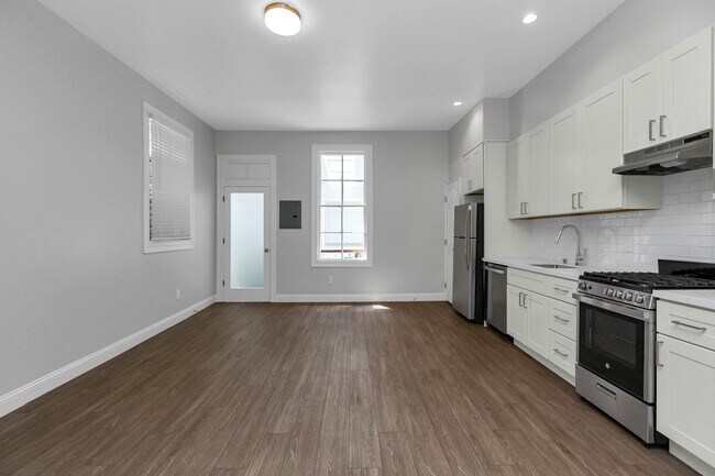 Building Photo - 570 Grove