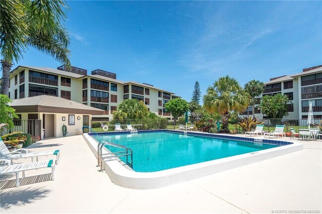 Building Photo - 166 SE St Lucie Blvd