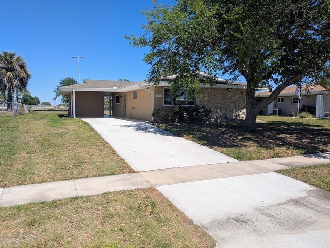 Building Photo - 5752 Espanola Ave