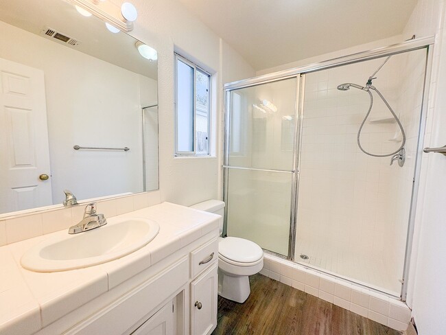 Building Photo - Unique 3 Bedroom, 3 Bathroom Home in Oceano