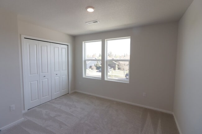 Building Photo - Now Leasing in Bend – 4/2.5 New Constructi...