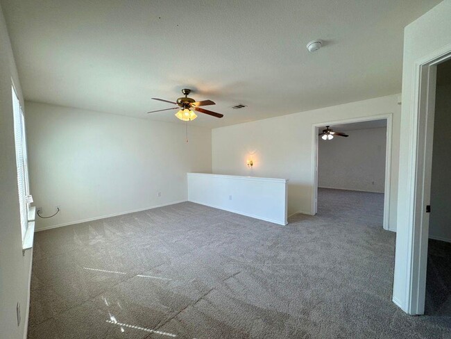 Building Photo - 2013 Rim Rock Dr