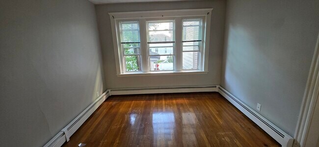 Building Photo - 44 Estes St
