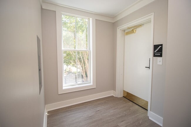 Building Photo - Sophisticated Downtown Living with Histori...