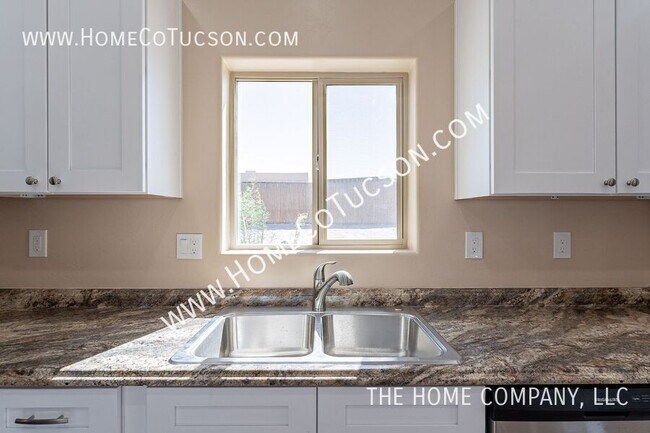 Building Photo - 5704 E Hermans Rd