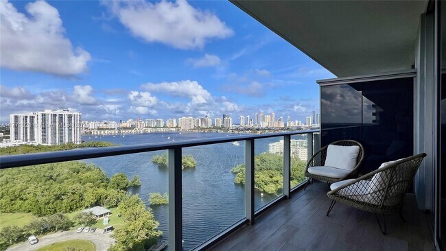 Building Photo - 16385 Biscayne Blvd