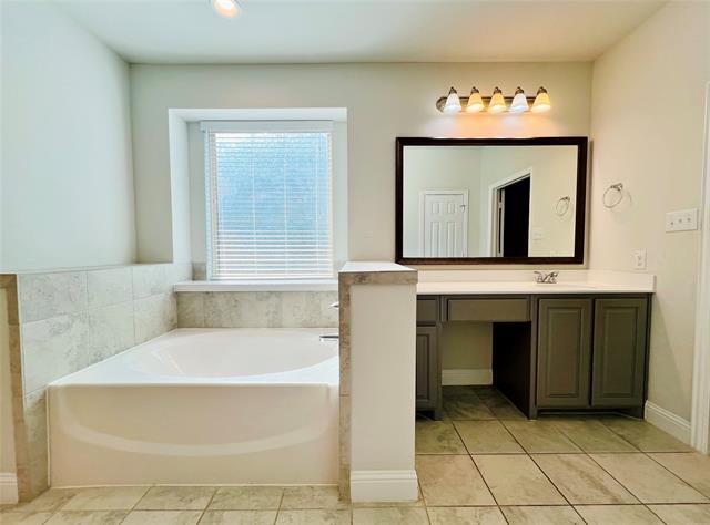 Building Photo - 5644 Salt Springs Dr