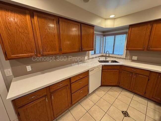 Building Photo - 17024 Crenshaw Blvd