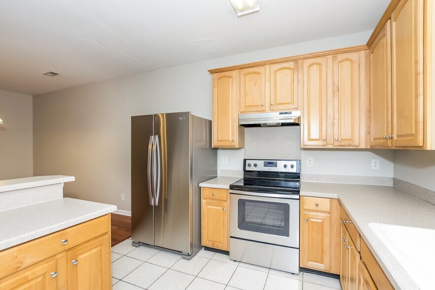 Building Photo - 10926 Princeton Commons Dr