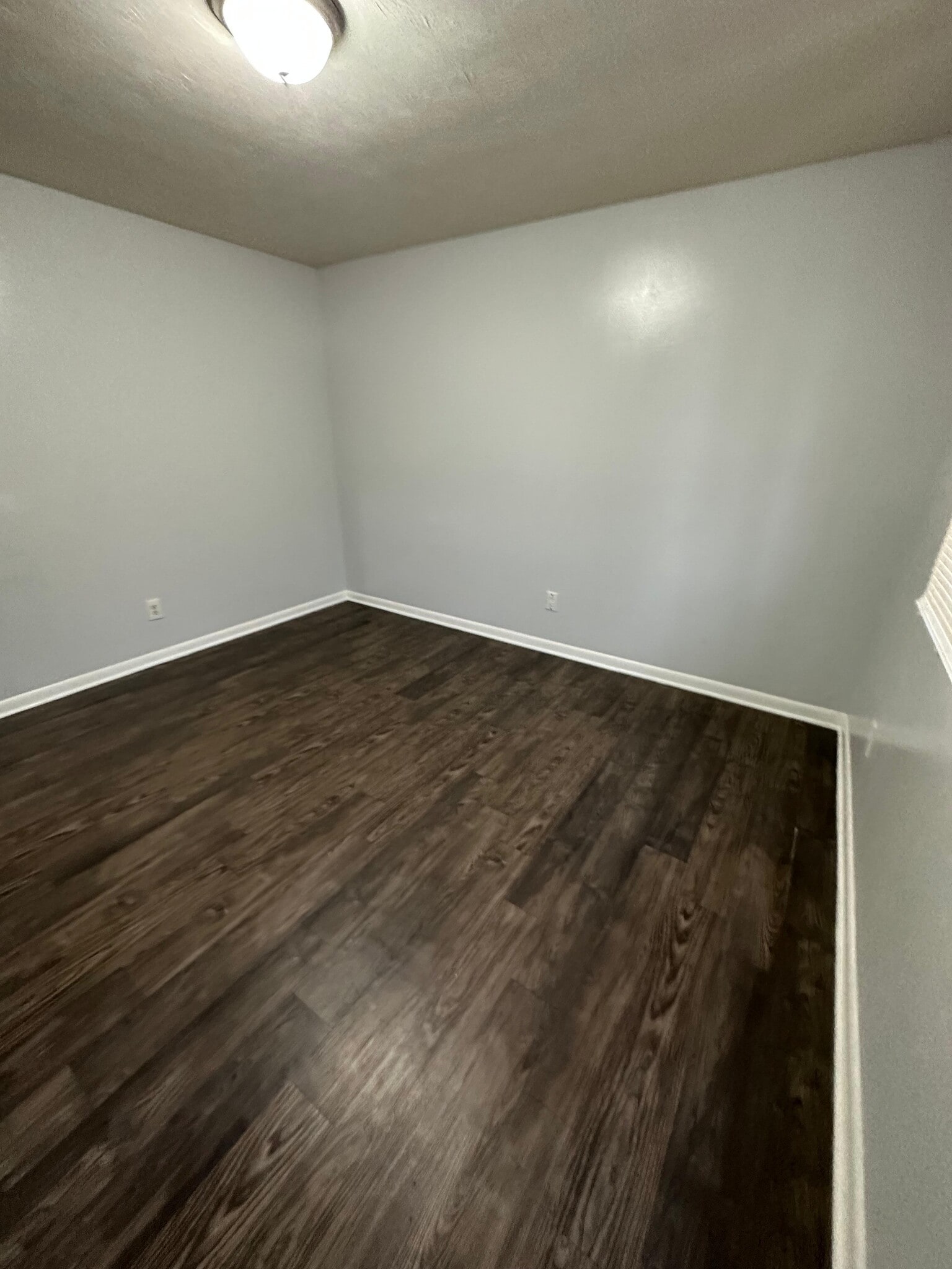 Building Photo - 1625 W 26th St