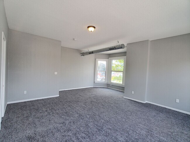 Building Photo - 702-704-704 18th Ave