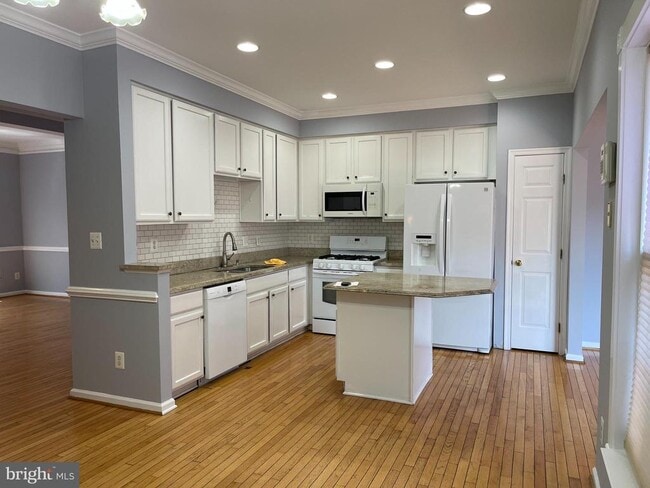 Building Photo - 11749 Batley Pl