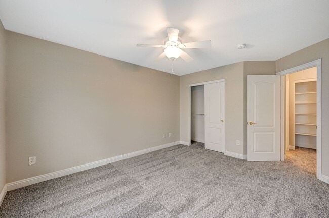 Building Photo - Charming Two-bedroom townhouse in Northwest