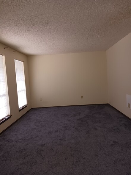 Primary Photo - 3030 Congress Blvd