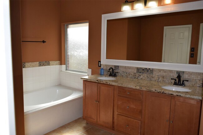 Building Photo - 4911 Dwarf Honeysuckle Ct