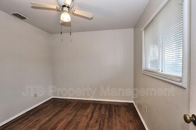 Building Photo - 1817 Vesta Way